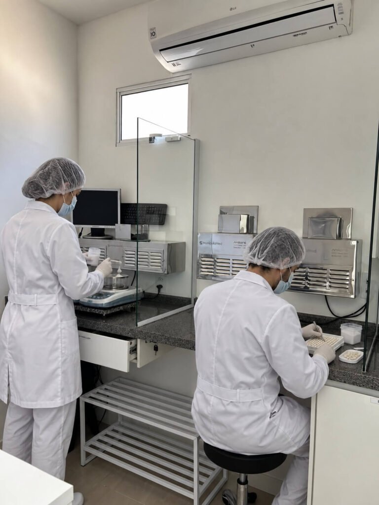 farmacia-de-manipulacao-veterinaria-equipe-especializada.webp